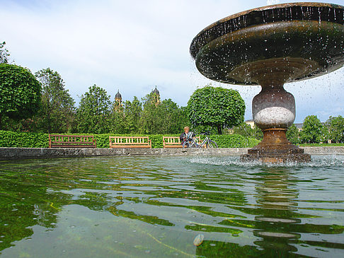 Brunnen im Hofgarten Fotos